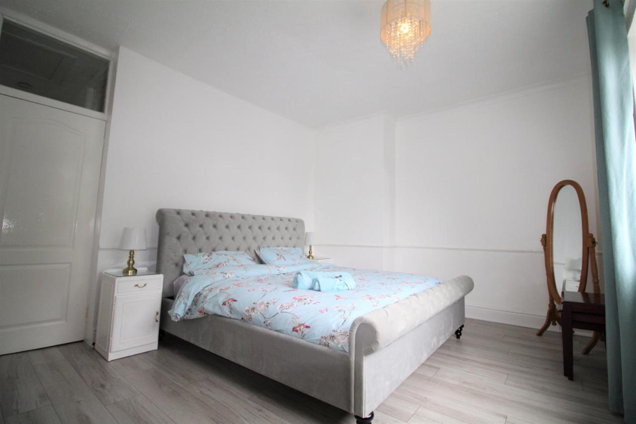 Whitley Bay - Sleeps 6 - Refurbished Throughout - Fast Wifi - Dogs Welcome Exterior foto